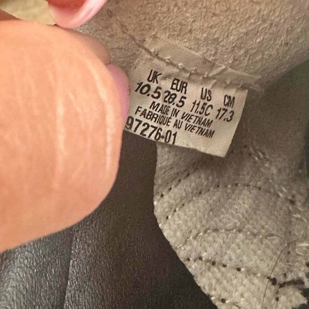 Puma Kids White and Beige Sneakers - Picture 7 of 7